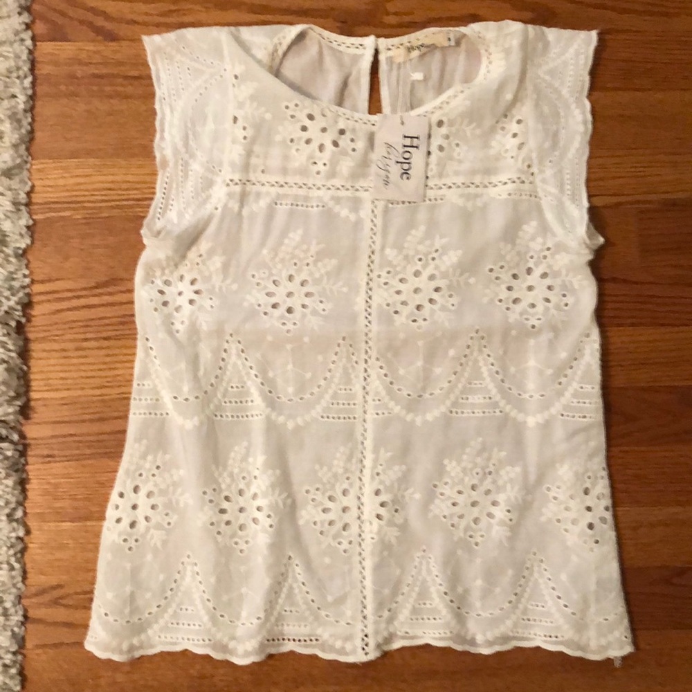 NWT Crochet white medium top